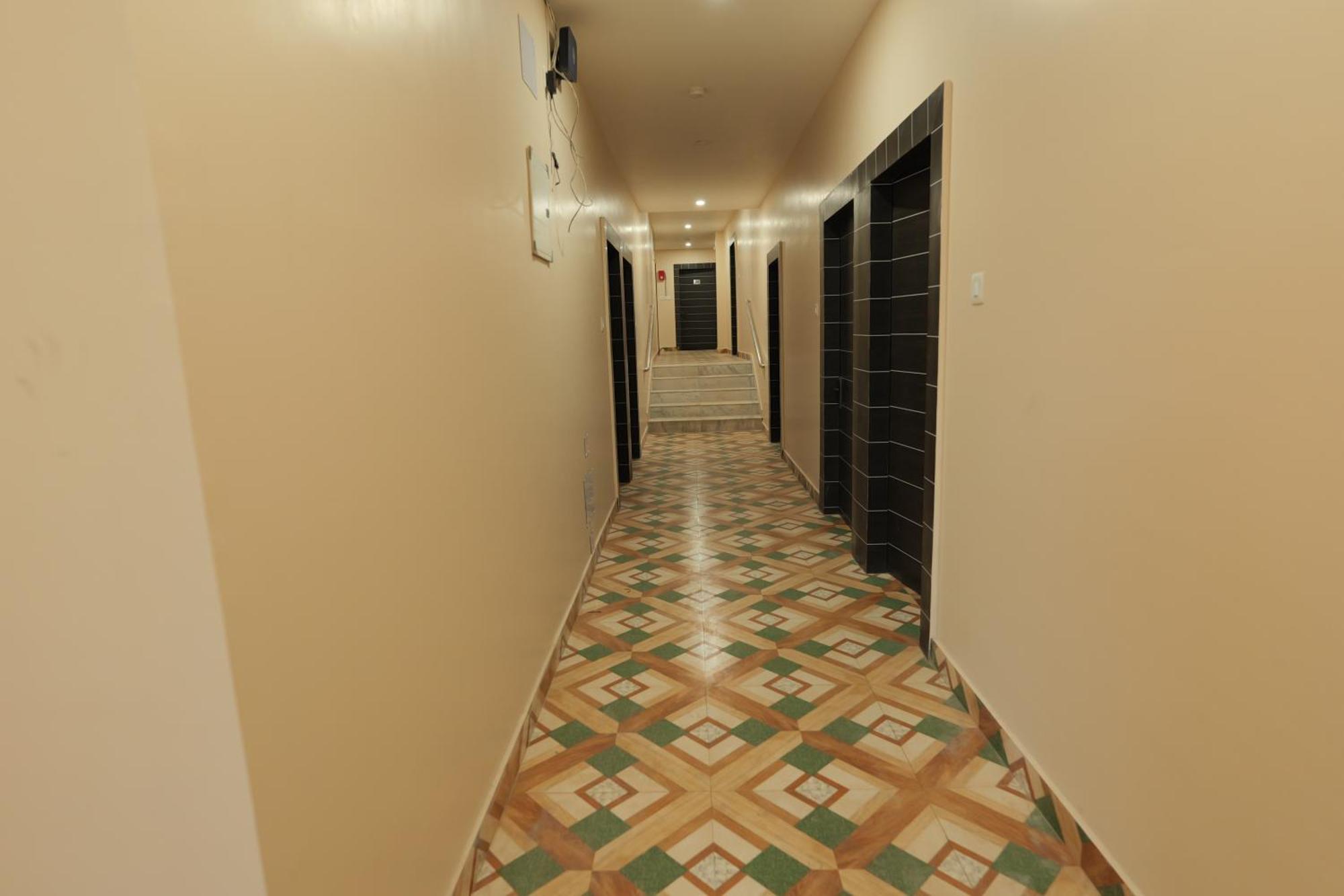 Hotel Luit Grande Guwahati Exteriör bild